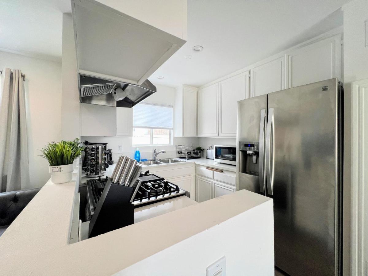 Hollywood Purple Habitat Villa ลอสแอนเจลิส ภายนอก รูปภาพ