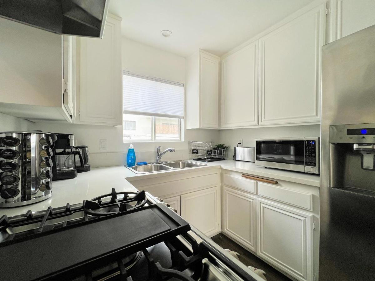 Hollywood Purple Habitat Villa ลอสแอนเจลิส ภายนอก รูปภาพ
