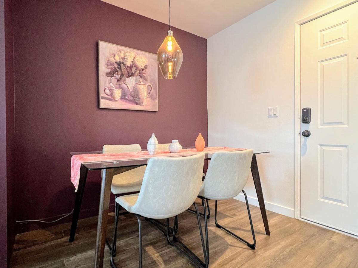 Hollywood Purple Habitat Villa ลอสแอนเจลิส ภายนอก รูปภาพ